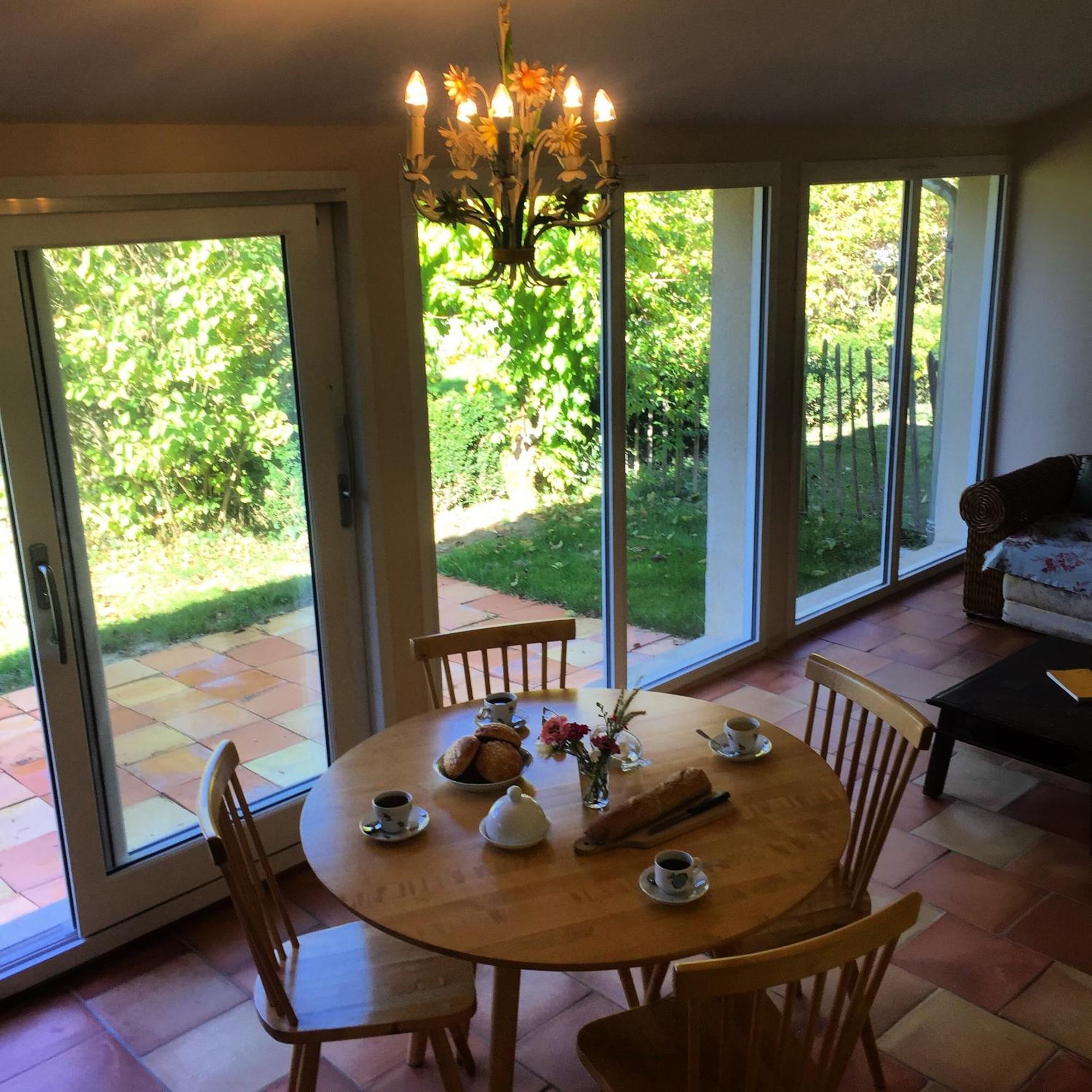 Bed and Breakfast DameChouette Pujols  Exterior foto